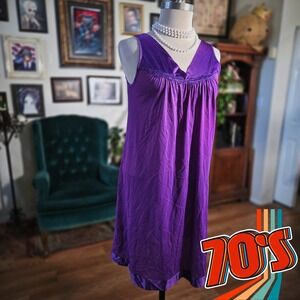Vintage 70s Vanity Fair Purple Sleeveless V Neck Ruffle Trim Nightgown Sleepwear